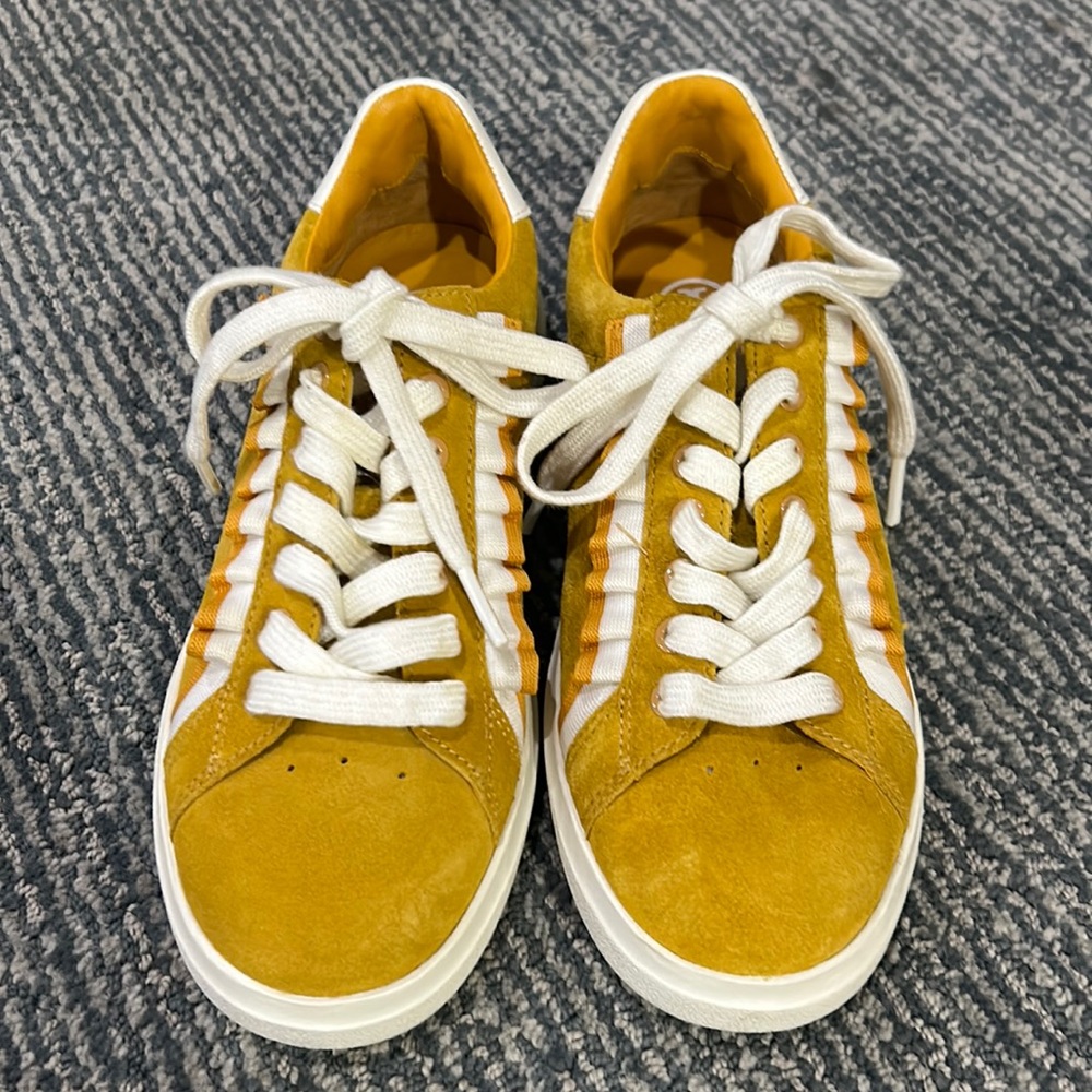 Tory Burch Sneaker, size 5